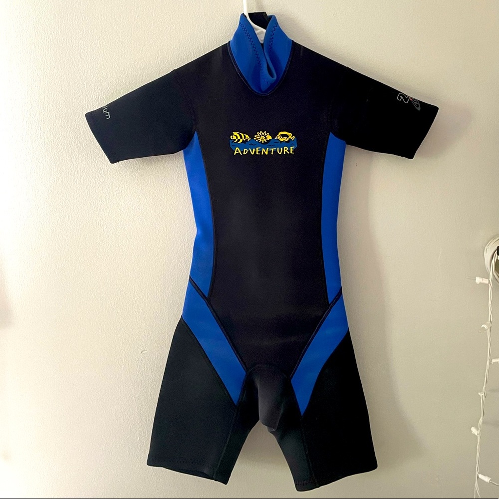 Tilos Youth Black/Blue Back Zip Wetsuit Size 6 Used Very Good Condition
